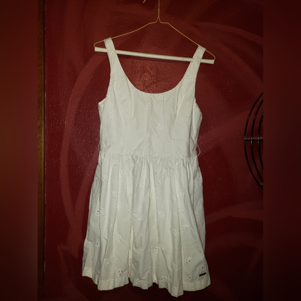 ABERCROMBIE AND FITCH FLORAL DRESS